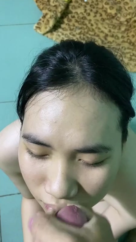 Anh soc lọ rồi cho em bú bắn hết lên mặt dâm vãi