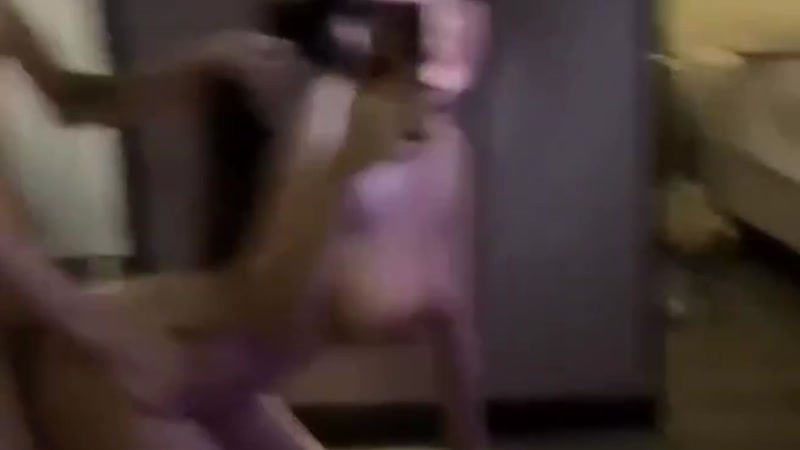 Cầm tóc địt tét lồn em