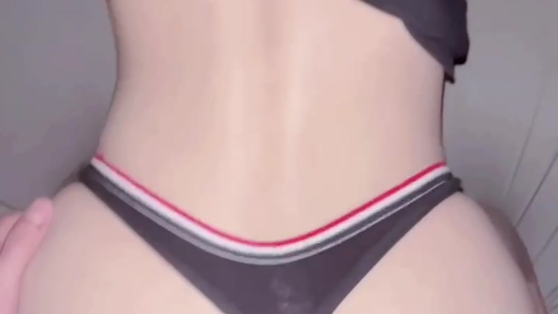 Chịch cô em đít bự dâm đãng