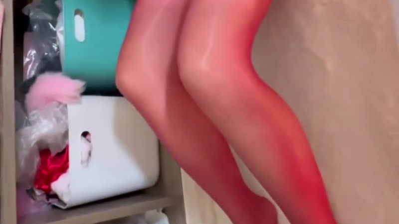 Chịch con em dâm đi tất lưới