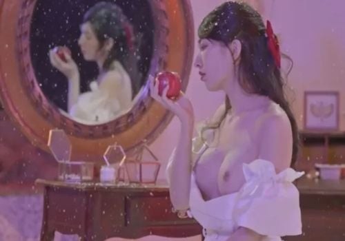 Cô nàng Bạch Tuyết vú bự Địt nhau với anh zai siêu hấp dẫn