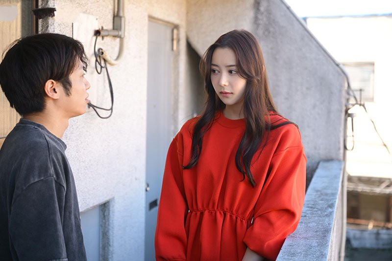 Cô nàng xinh đẹp và cám dỗ sau nhiều năm gặp lại bạn trai cũ