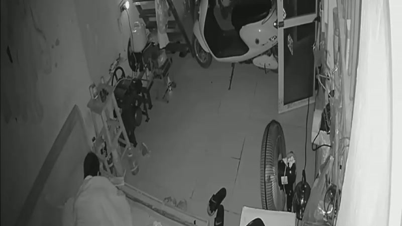 Nửa đêm chồng bắt dậy trả bài