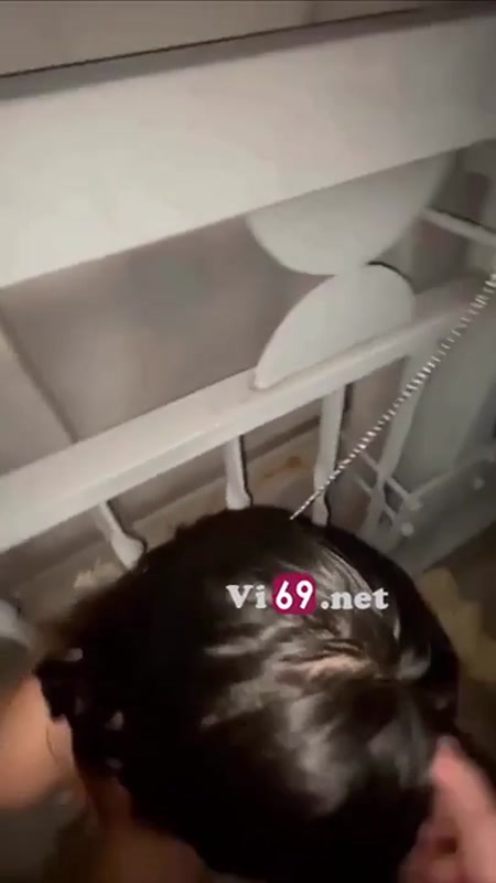 Xích bé sinh viên trên cầu vượt cởi đồ hành hạ càng mạnh bạo em lại càng thích